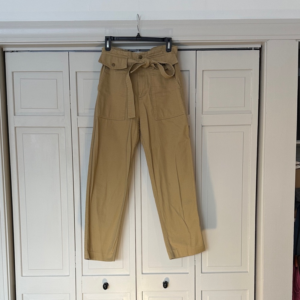 Banana Republic Women’s Cargo Pants - Tan